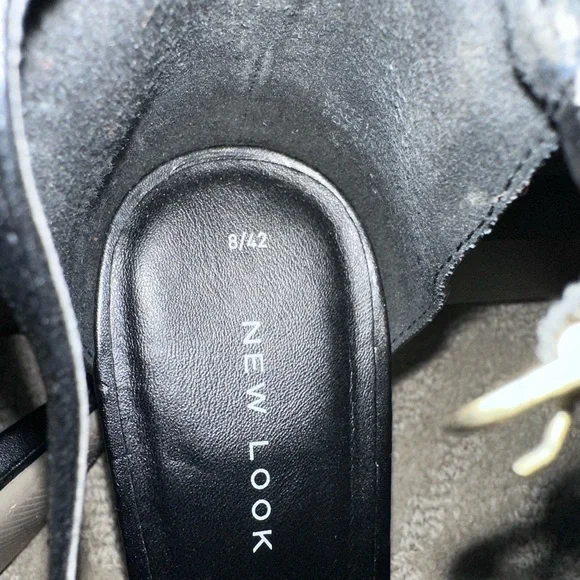 Sleek Blk Sandal - 8UK/42 EU (fits like US10) - Picture 5 of 6